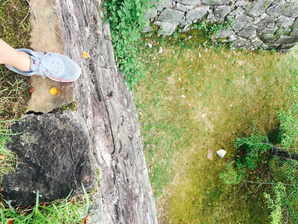 伊賀上野城の石垣から見下ろす