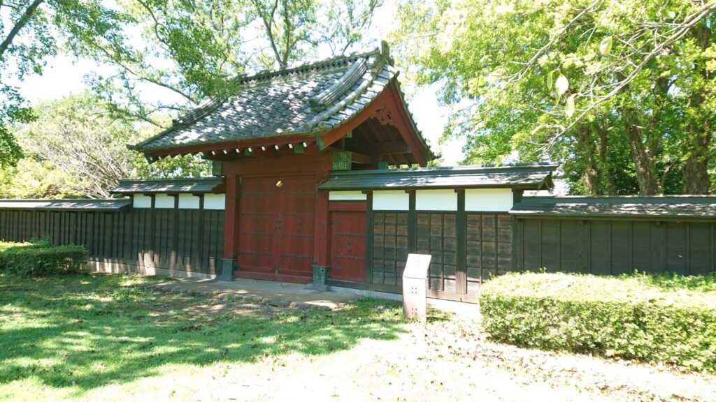 関宿城から移設された薬医門