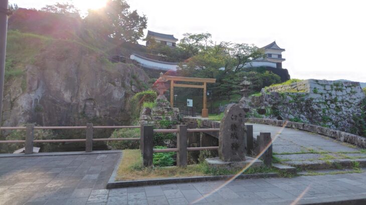 臼杵城 ／ 丹生島城 ／ 巨亀城 ／ 金亀城 ／ 亀城（大分県）