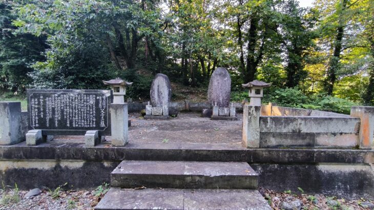 青山吉次／青山長正の墓（富山県）