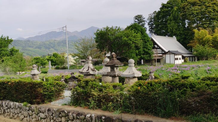 安田義定一族之墓／安田氏五輪塔付宝篋印塔（山梨県）