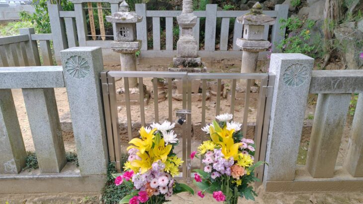 武田晴信室三条氏墓（山梨県）